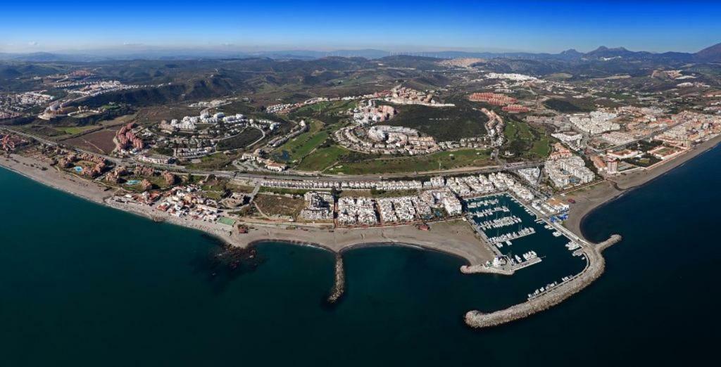 Beach Apartment Marina Duquesa Манилва Экстерьер фото
