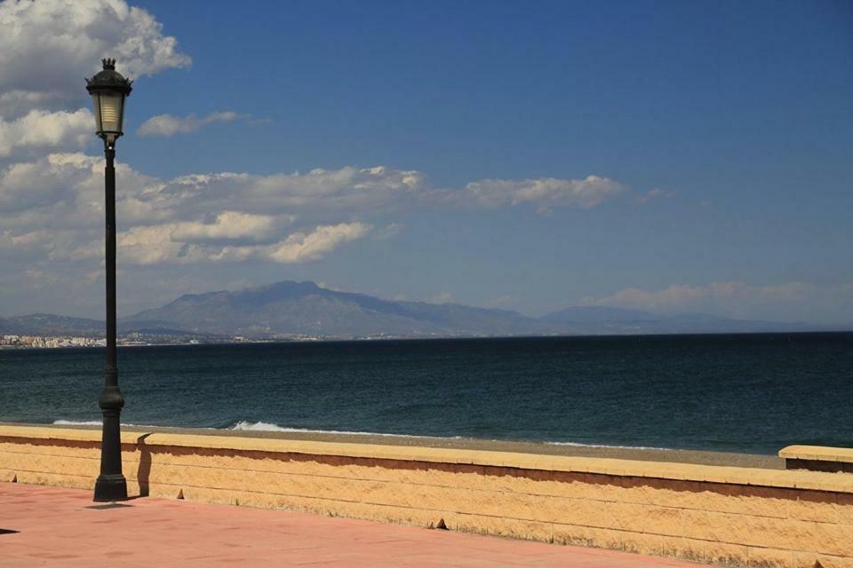 Beach Apartment Marina Duquesa Манилва Экстерьер фото